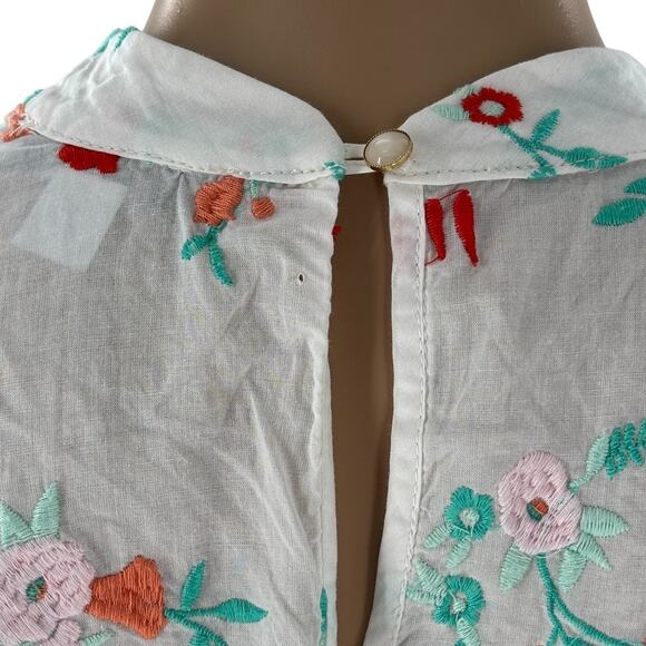 Amour Vert White Jeanne Bouquet Floral Embroidered Cotton Blouse - Picture 9 of 12